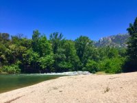 Plage en bordure de l'Orb © Mairie de Mons