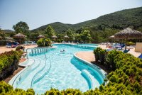 Piscine-chauffee-Les-cerisiers-du-Jaur-camping-Herault-3 © Camping Les Cerisiers du Jaur****