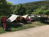 emplacement-grand-confort-tente-2 © Camping Les Cerisiers du Jaur****